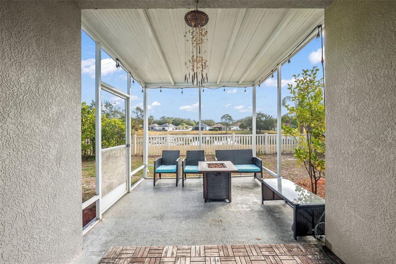 6811 Monarch Park Drive, Apollo Beach, FL 33572 Photo