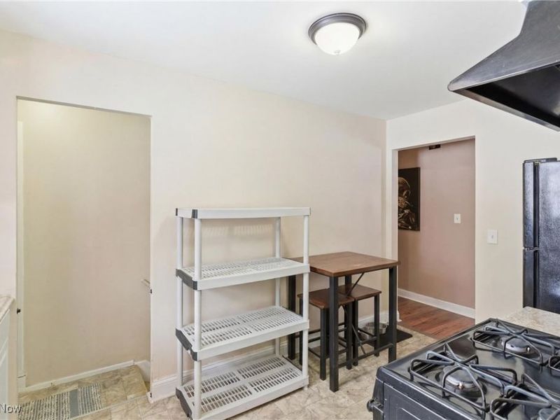 4011 Crest Drive, Cleveland, OH 44109 Photo 13