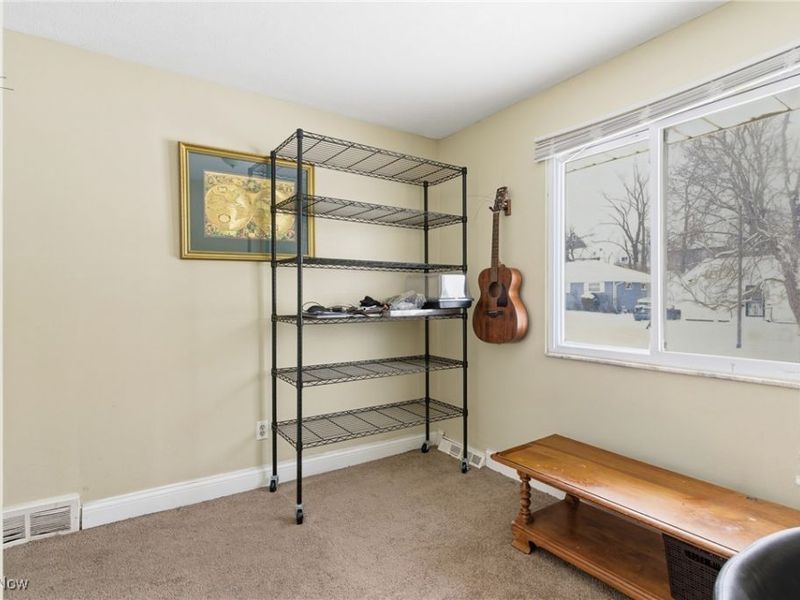 4011 Crest Drive, Cleveland, OH 44109 Photo 17