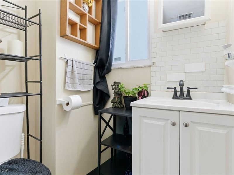 4011 Crest Drive, Cleveland, OH 44109 Photo 21