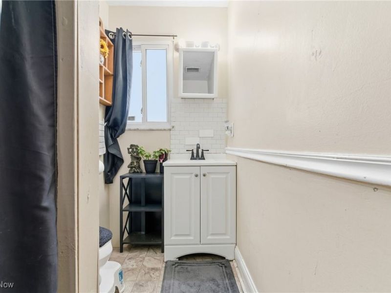 4011 Crest Drive, Cleveland, OH 44109 Photo 22