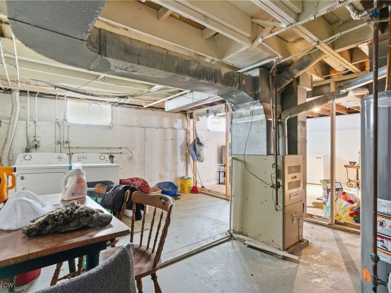 4011 Crest Drive, Cleveland, OH 44109 Photo 29