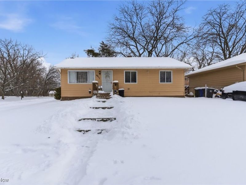 4011 Crest Drive, Cleveland, OH 44109 Photo 4