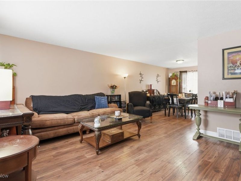 4011 Crest Drive, Cleveland, OH 44109 Photo 6