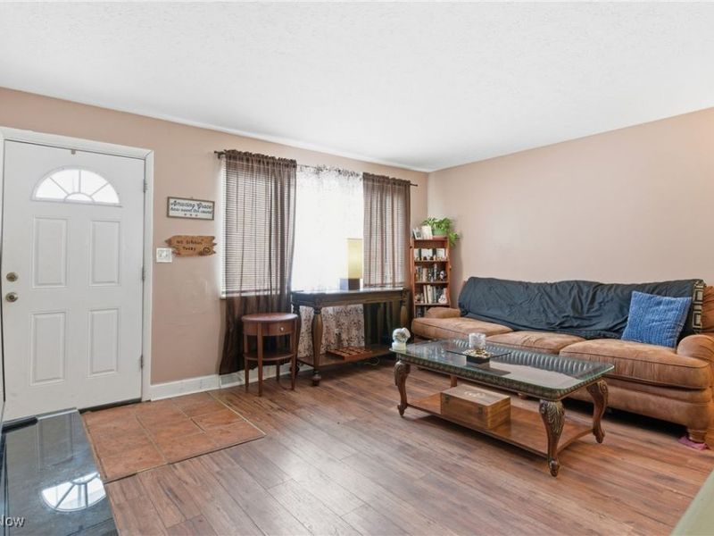 4011 Crest Drive, Cleveland, OH 44109 Photo 8