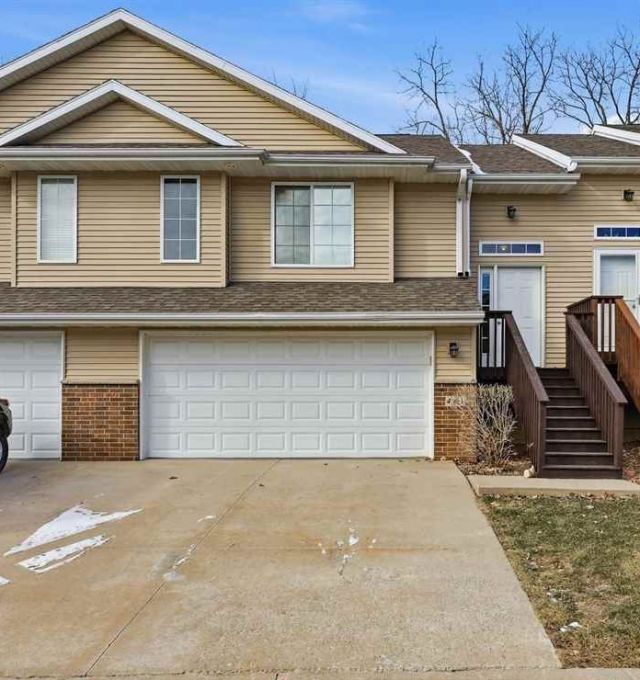 461 Rj Dr, Tiffin, IA 52340 Main Photo