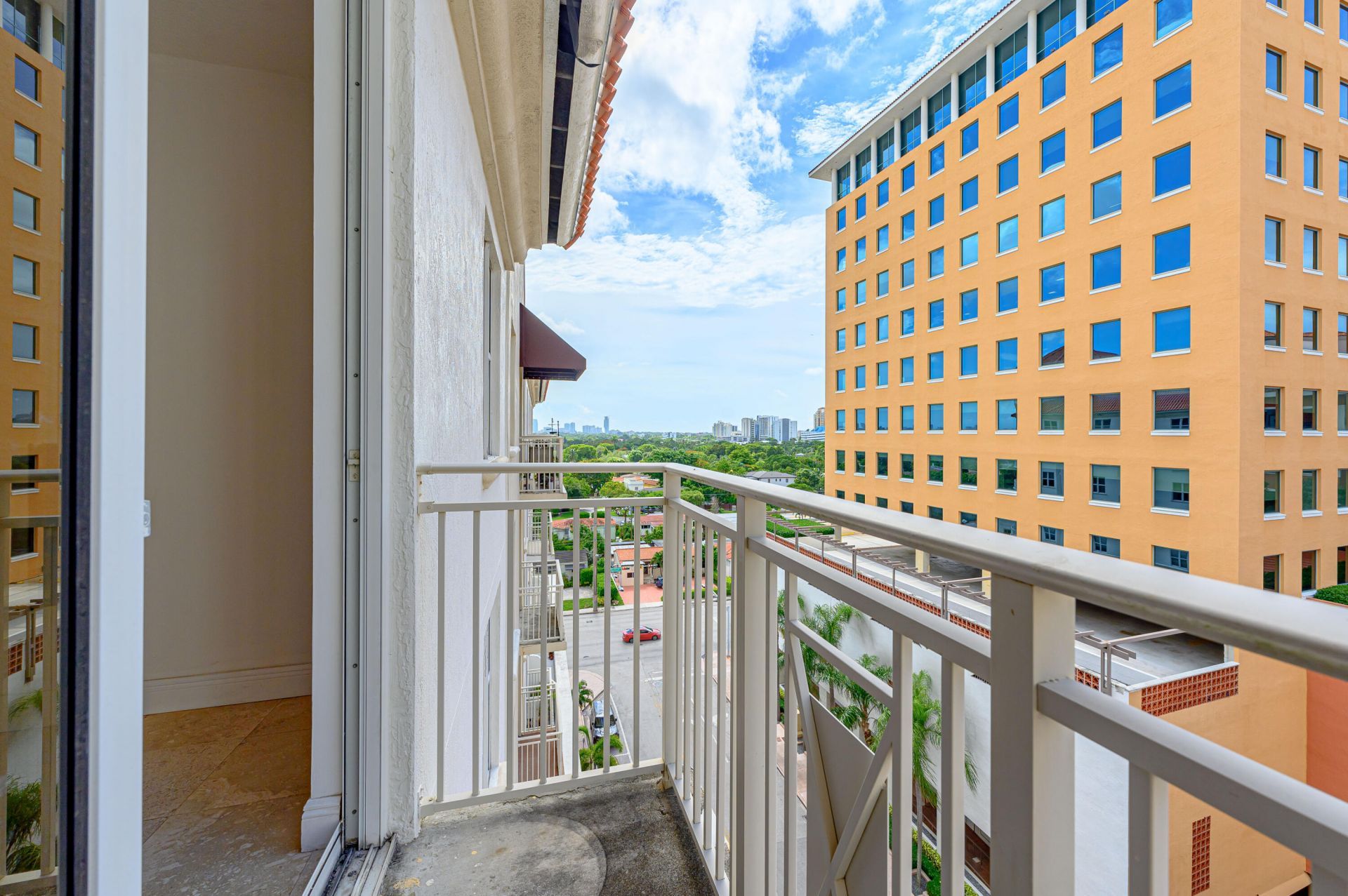 2030 S Douglas Road, Unit 807, Coral Gables, FL 33134 Photo