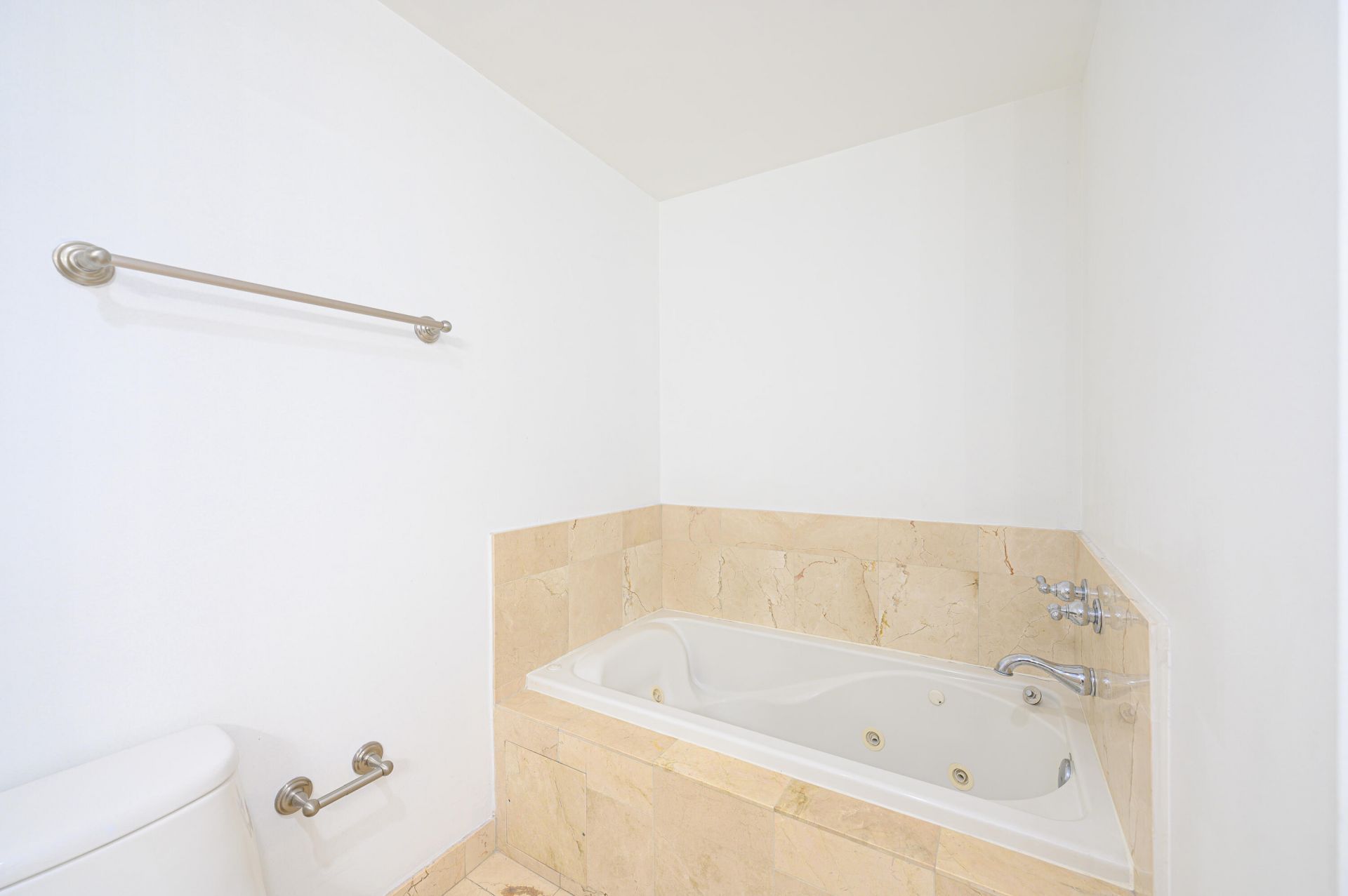 2030 S Douglas Road, Unit 807, Coral Gables, FL 33134 Photo