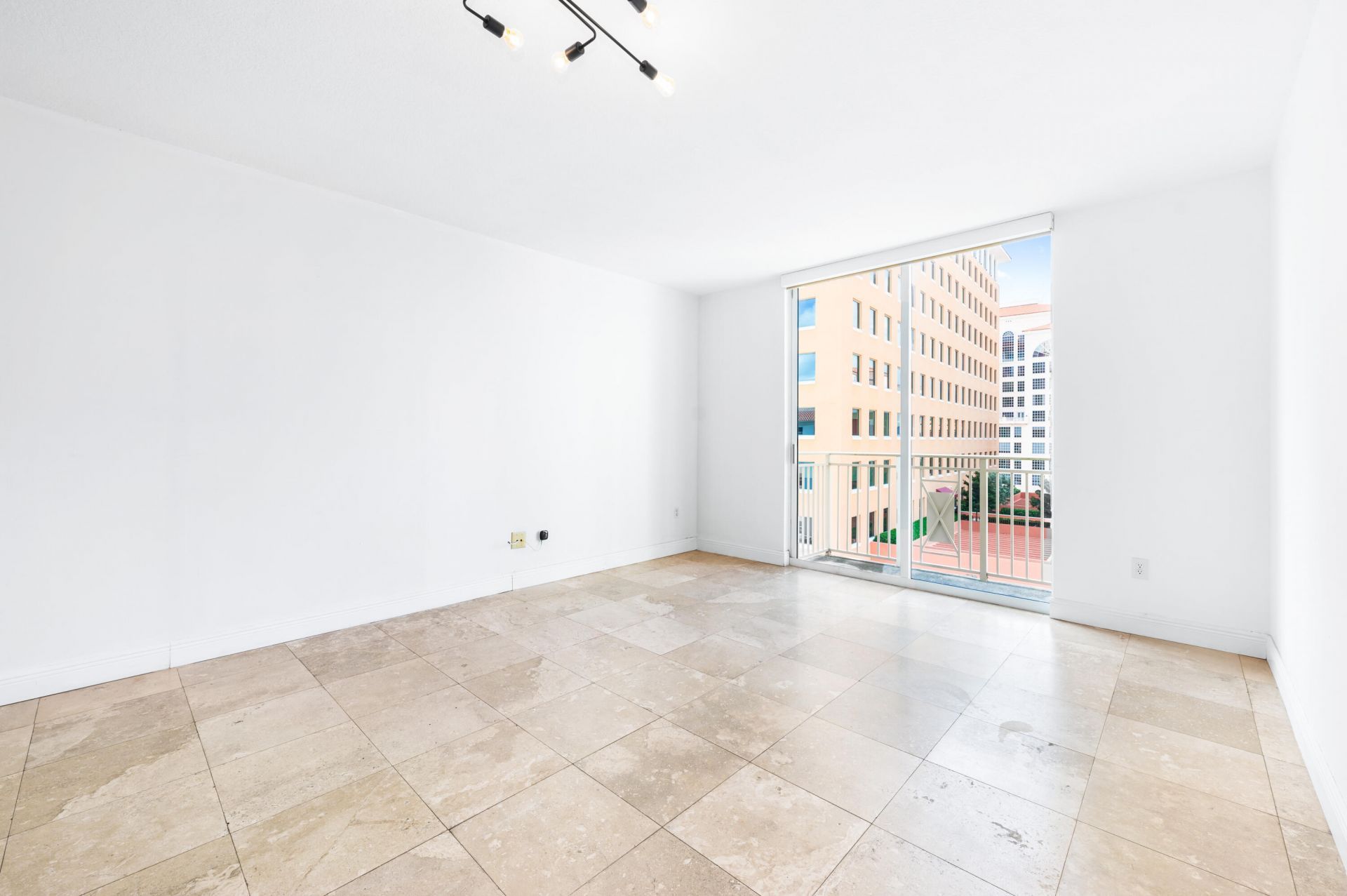 2030 S Douglas Road, Unit 807, Coral Gables, FL 33134 Photo