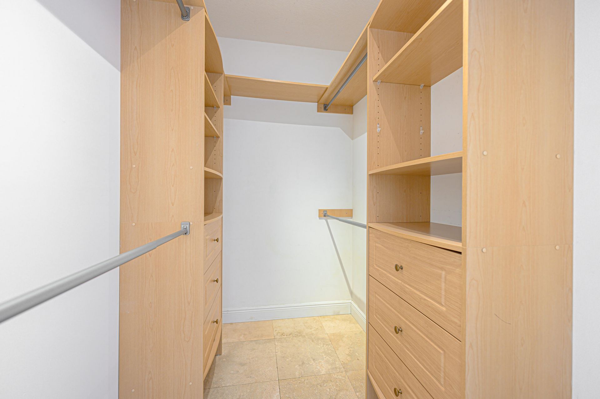 2030 S Douglas Road, Unit 807, Coral Gables, FL 33134 Photo