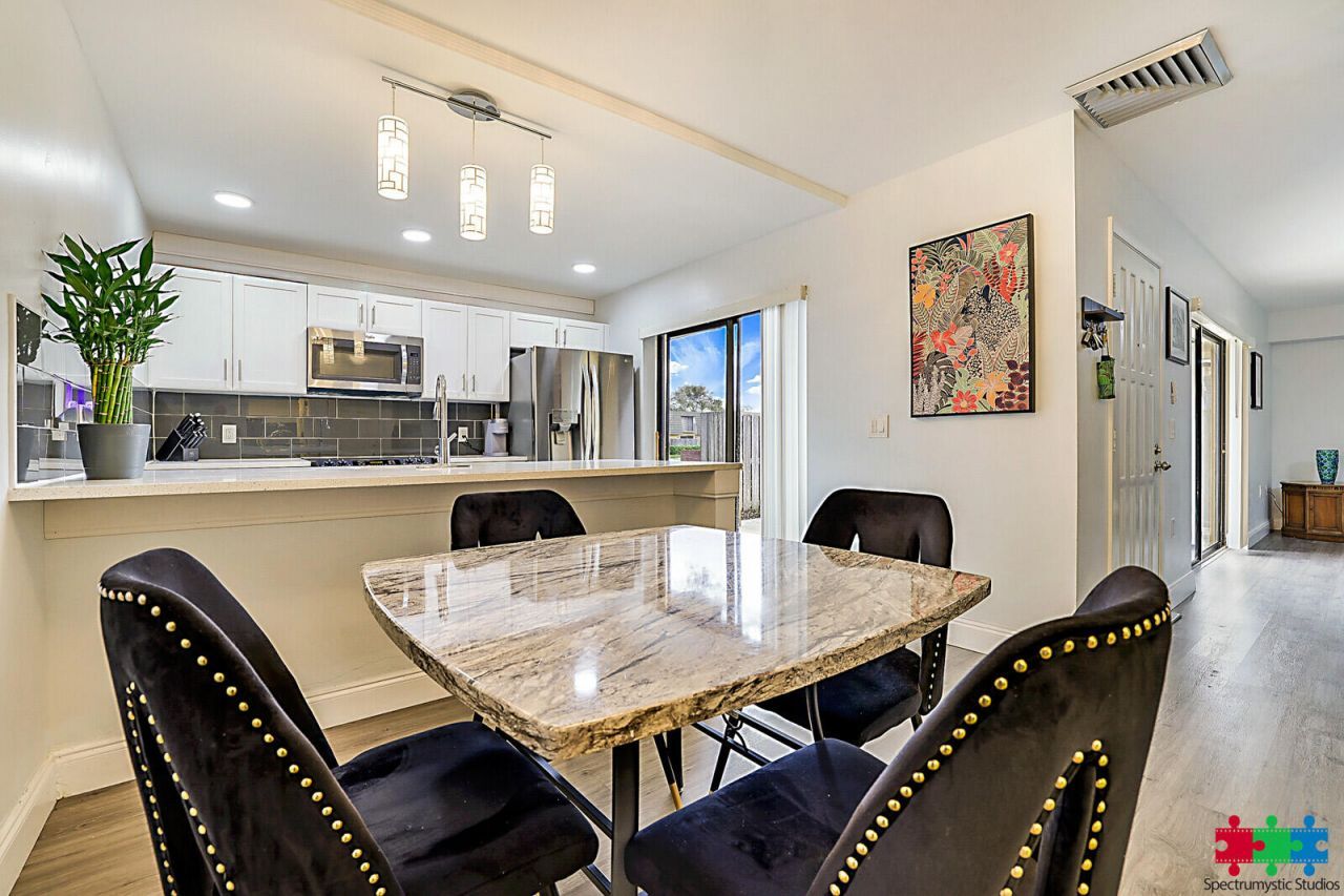 1704 17th Way, West Palm Beach, FL 33407 Photo