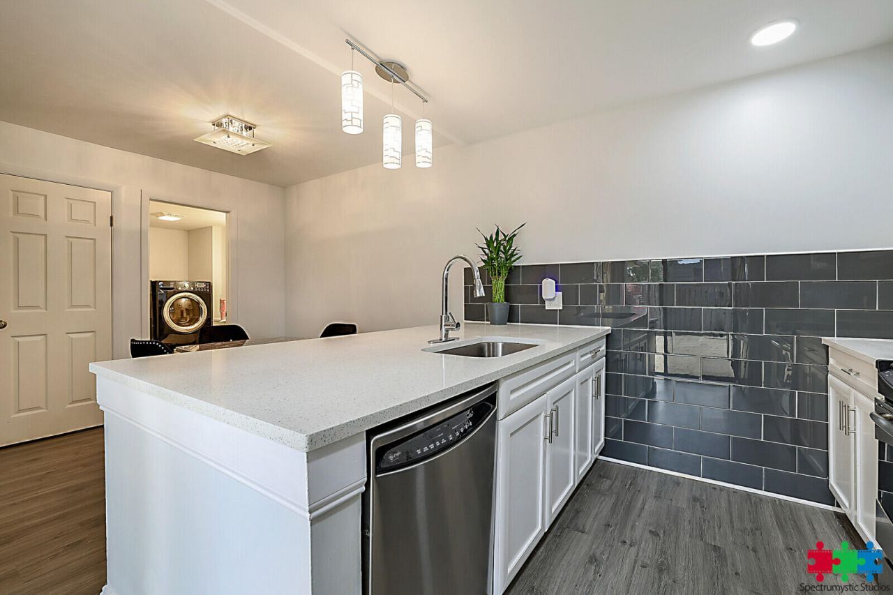 1704 17th Way, West Palm Beach, FL 33407 Photo