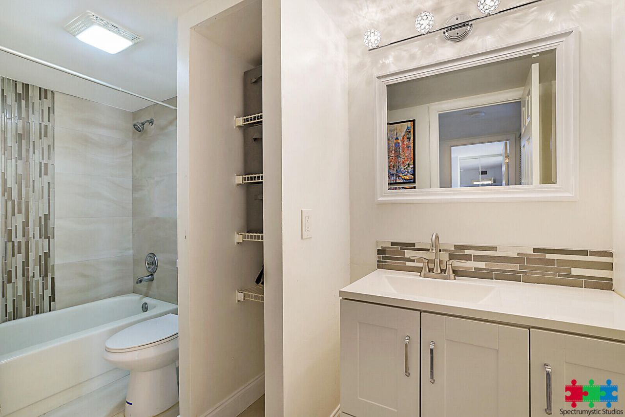 1704 17th Way, West Palm Beach, FL 33407 Photo