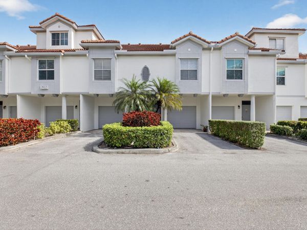 2022 Alta Meadows Lane, Unit 607, Delray Beach, FL 33444