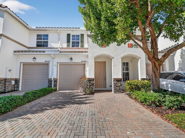 4545 Tara Cove Way, West Palm Beach, FL 33417