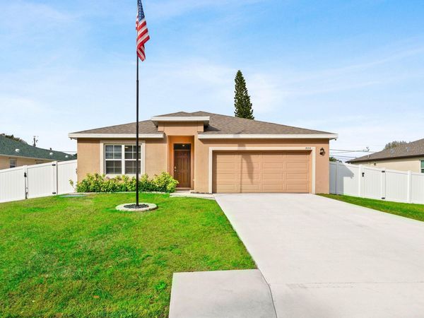 1858 SW Lennox Street, Port Saint Lucie, FL 34953