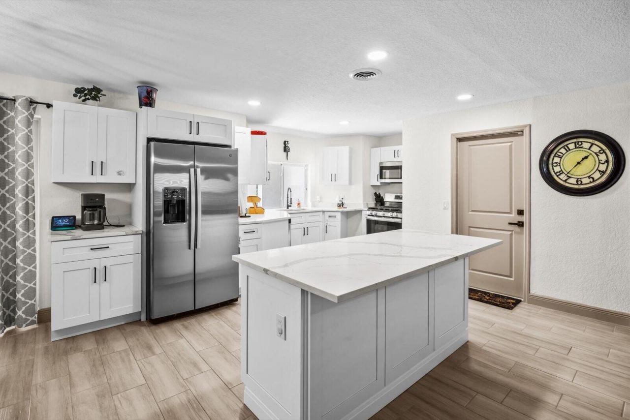 907 Antigua Avenue, Fort Pierce, FL 34982 Photo