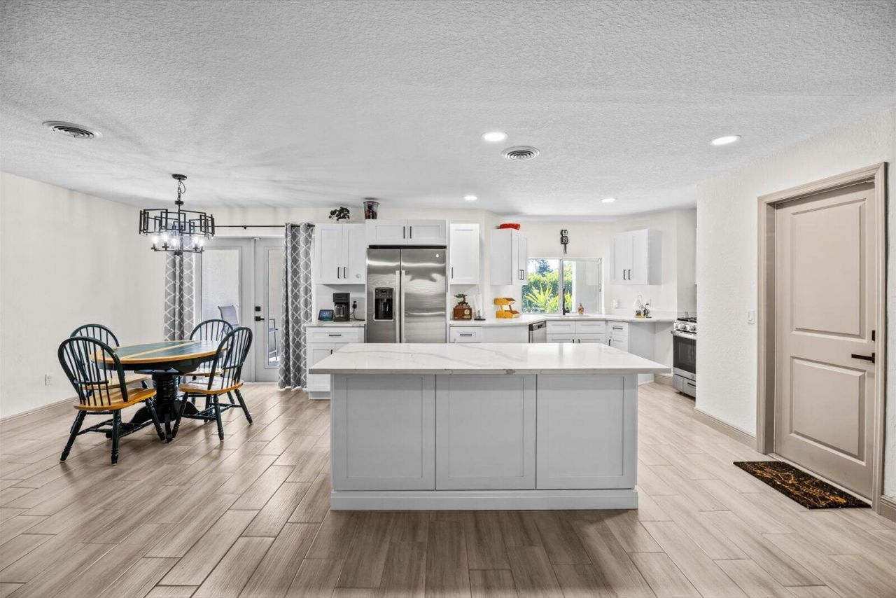 907 Antigua Avenue, Fort Pierce, FL 34982 Photo