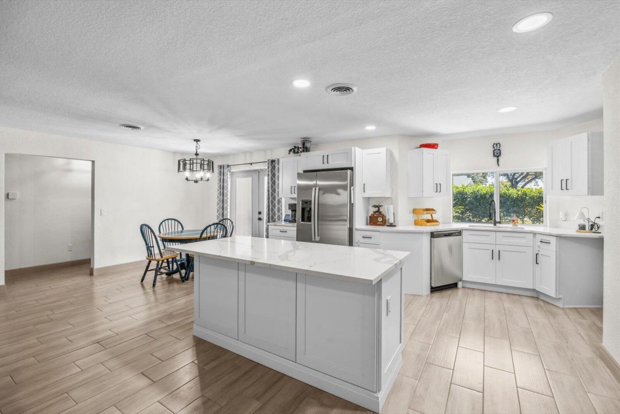 907 Antigua Avenue, Fort Pierce, FL 34982 Photo