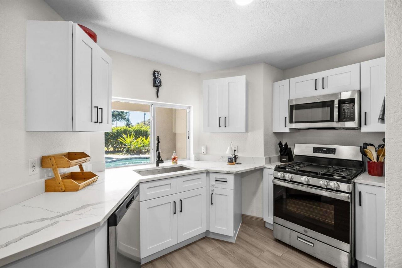 907 Antigua Avenue, Fort Pierce, FL 34982 Photo