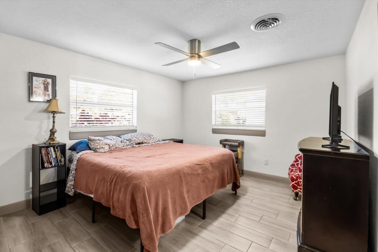 907 Antigua Avenue, Fort Pierce, FL 34982 Photo