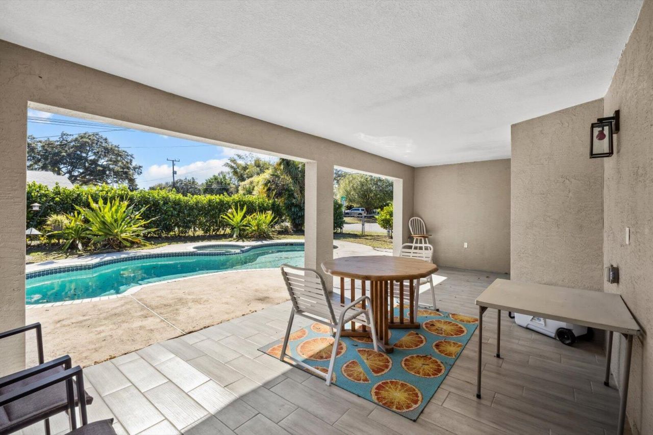 907 Antigua Avenue, Fort Pierce, FL 34982 Photo