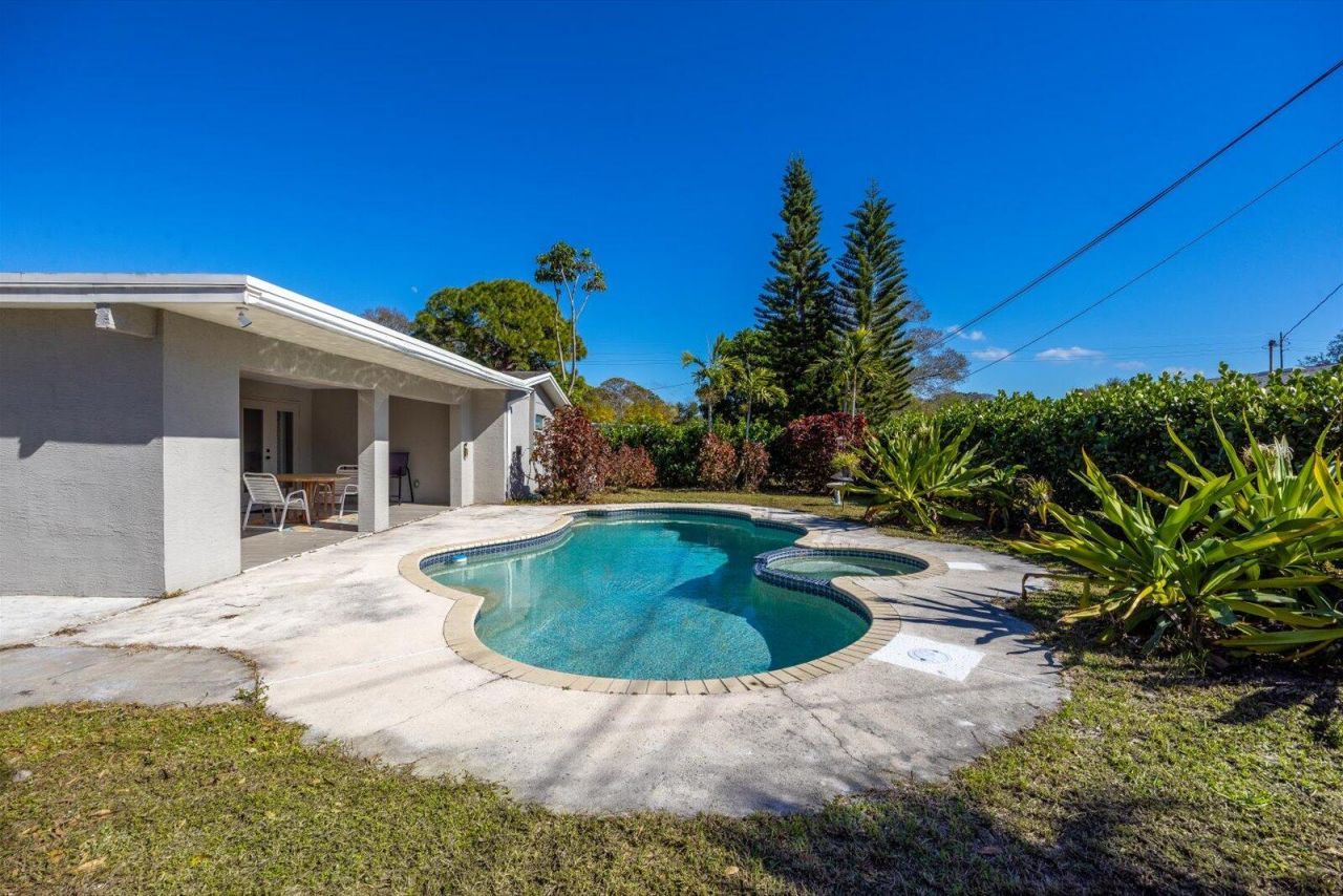 907 Antigua Avenue, Fort Pierce, FL 34982 Photo