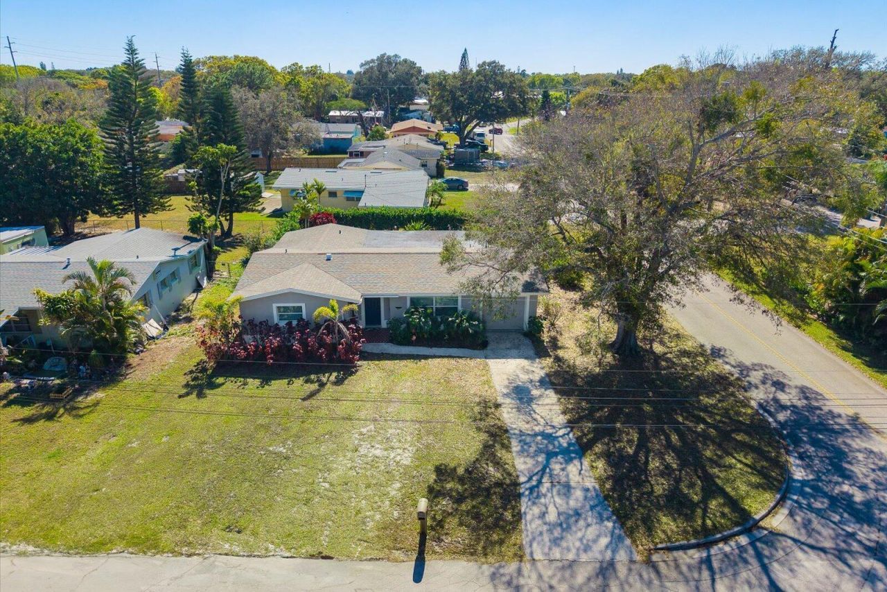 907 Antigua Avenue, Fort Pierce, FL 34982 Photo