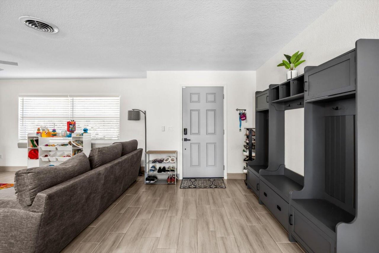 907 Antigua Avenue, Fort Pierce, FL 34982 Photo