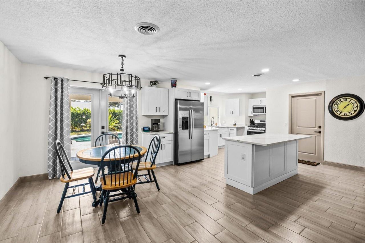 907 Antigua Avenue, Fort Pierce, FL 34982 Photo