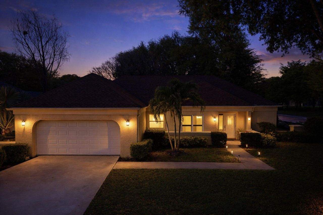 10195 Greentrail Drive, Boynton Beach, FL 33436 Photo