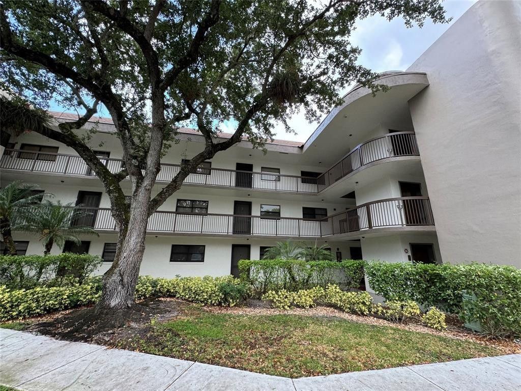 7653 NW 79 Avenue, Unit 110, Tamarac, FL 33321 Photo
