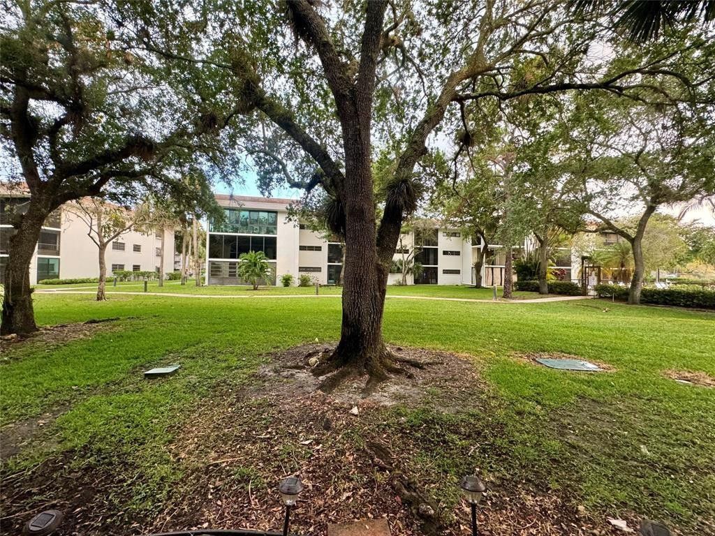 7653 NW 79 Avenue, Unit 110, Tamarac, FL 33321 Photo
