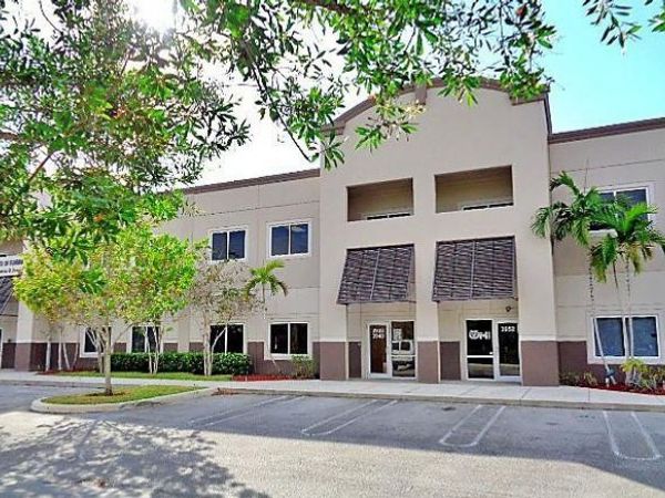 3932 Coral Ridge Dr, Coral Springs, FL 33065