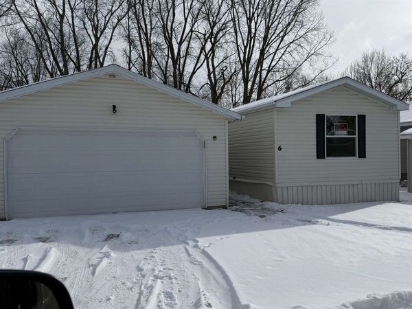 404 Lincoln Avenue, Unit 6, Reeseville, WI 53579
