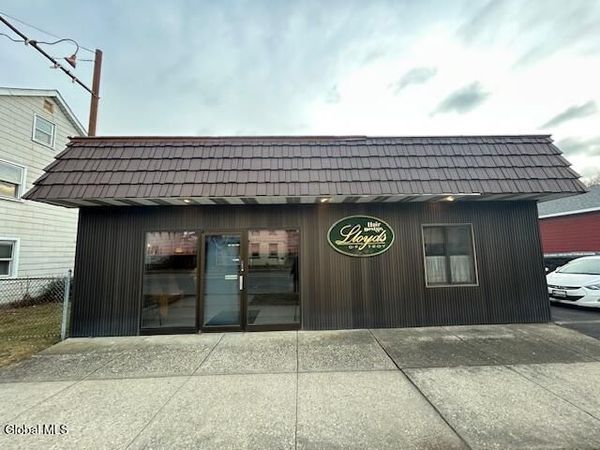 640 5th Avenue, Troy, NY 12182