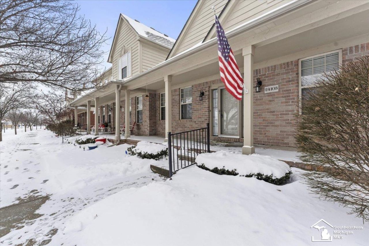 24103 Romero Drive, Flat Rock, MI 48134 Main Photo