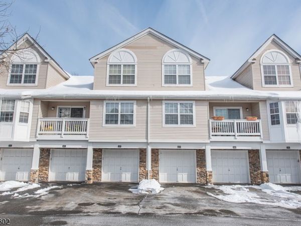 27 Loch Ln, Roxbury, NJ 07852