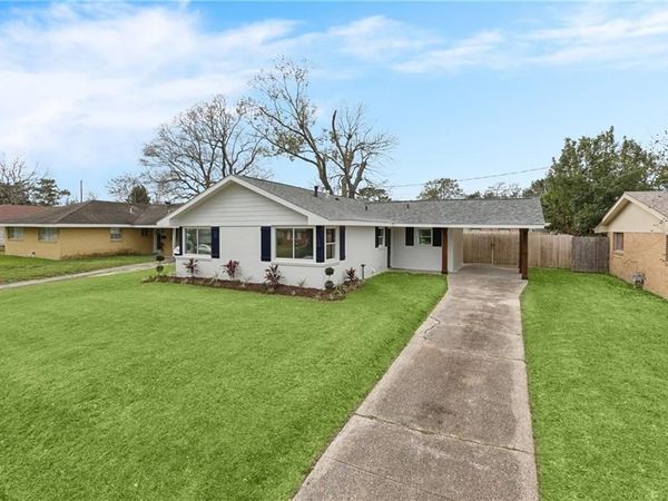 2501 SOMERSET Drive, New Orleans, LA 70131