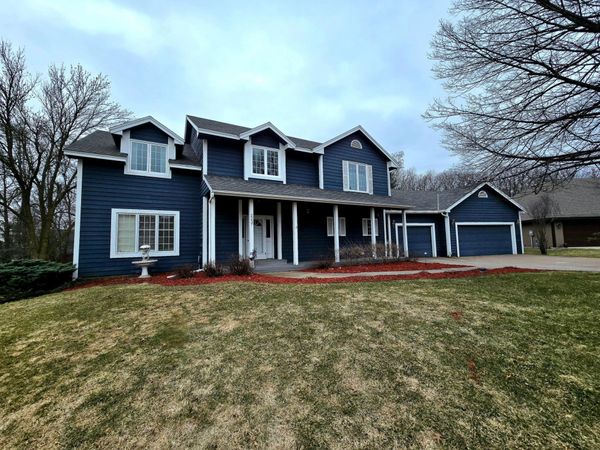 2237 Chelmsford Lane, Saint Cloud, MN 56301