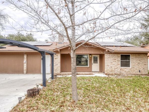 2114 Bel Air DR, Taylor, TX 76574