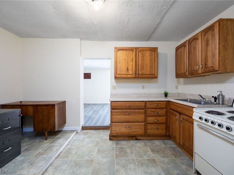 851 Cleveland Avenue, Orrville, OH 44667 Photo 17