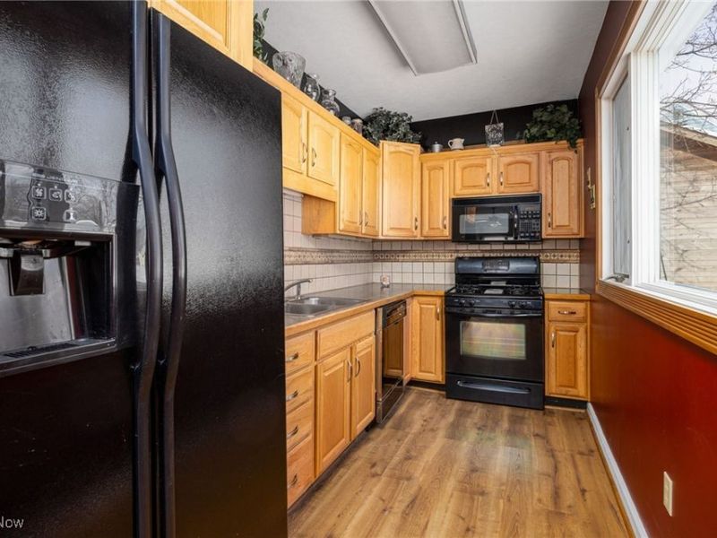 851 Cleveland Avenue, Orrville, OH 44667 Photo 9