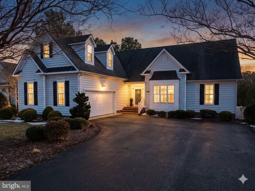 464 Middle Gate, Irvington, VA 22480 Main Photo