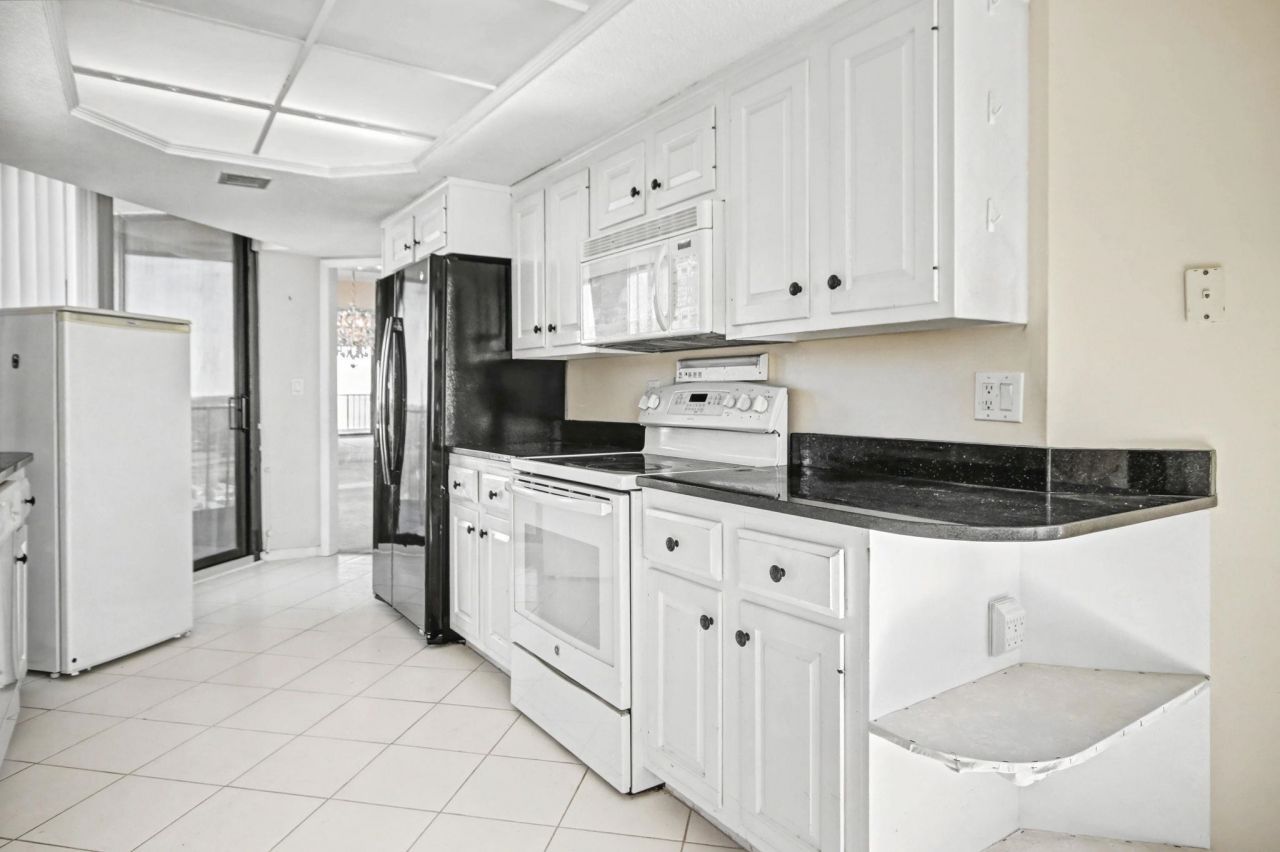 9650 Shore Dr. Photo 17