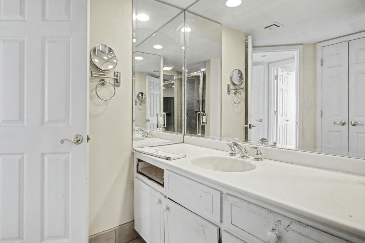 9650 Shore Dr. Photo 32