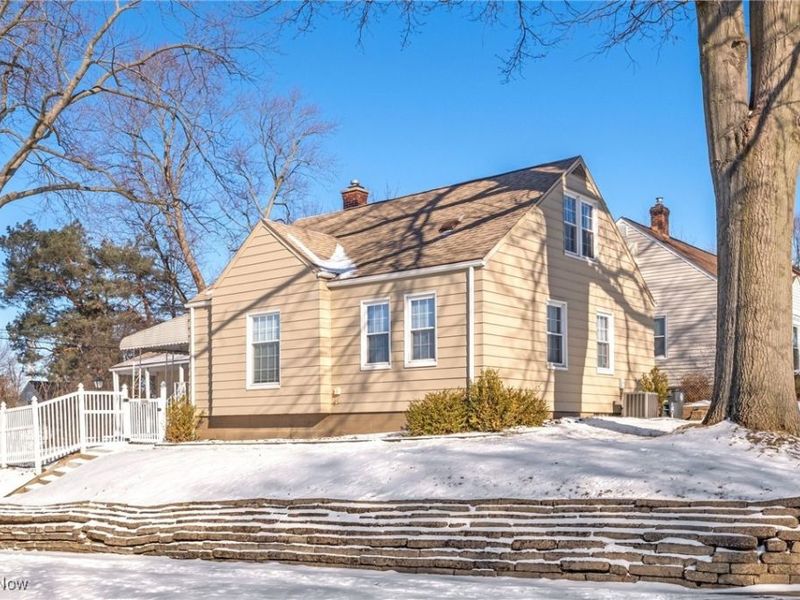 1595 Evergreen Avenue, Akron, OH 44301 Photo 1