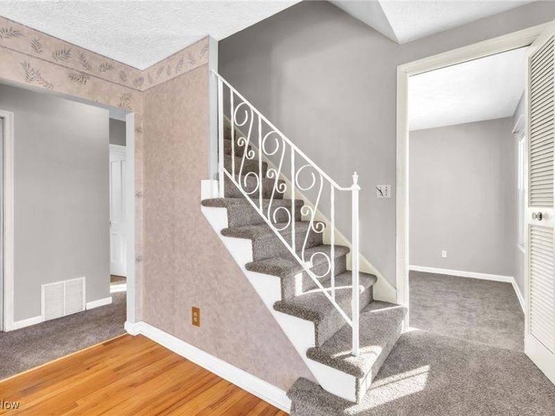 1595 Evergreen Avenue, Akron, OH 44301 Photo 8