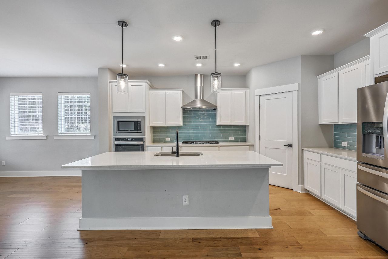 212 Clearblue Lp Photo 12