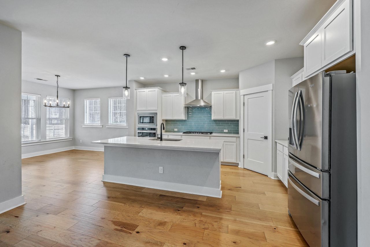 212 Clearblue Lp Photo 14